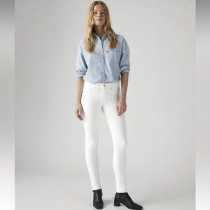 *NWT* Levi’s 311 Shaping Skinny Jeans